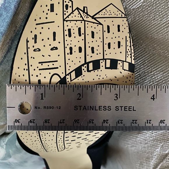 Bella Vita Nouveau Peep Toe Booties - Picture 9 of 10